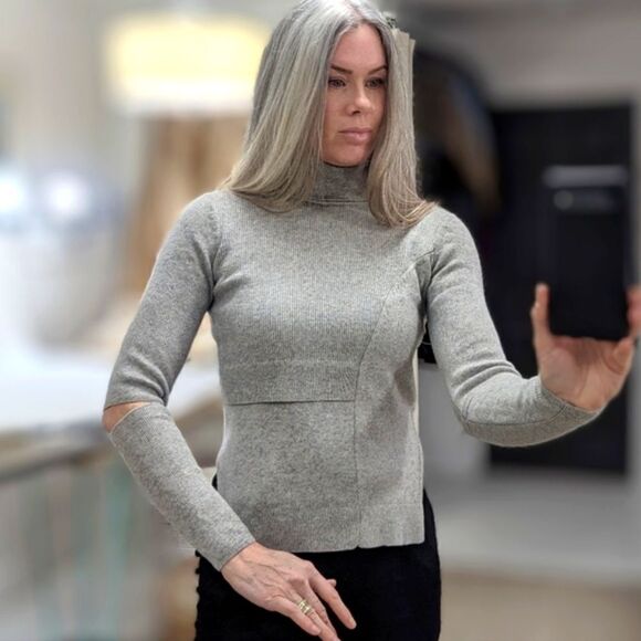 Coolio Cashmere Turtleneck - Picture 5 of 7